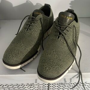 Men’s 8.5 Cole Haan dress sneakers